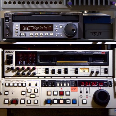 freestanding and rack-mounted Betacam SP recorders with multiple buttons, knobs and displays