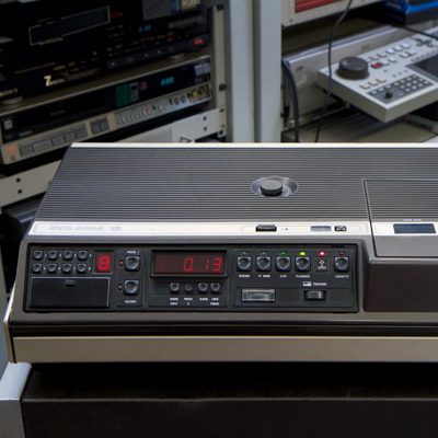 Grundig top-loading SVR video recorder